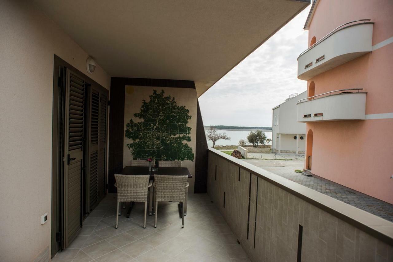Apartments Svijet Mora 2 Povljana Exterior foto
